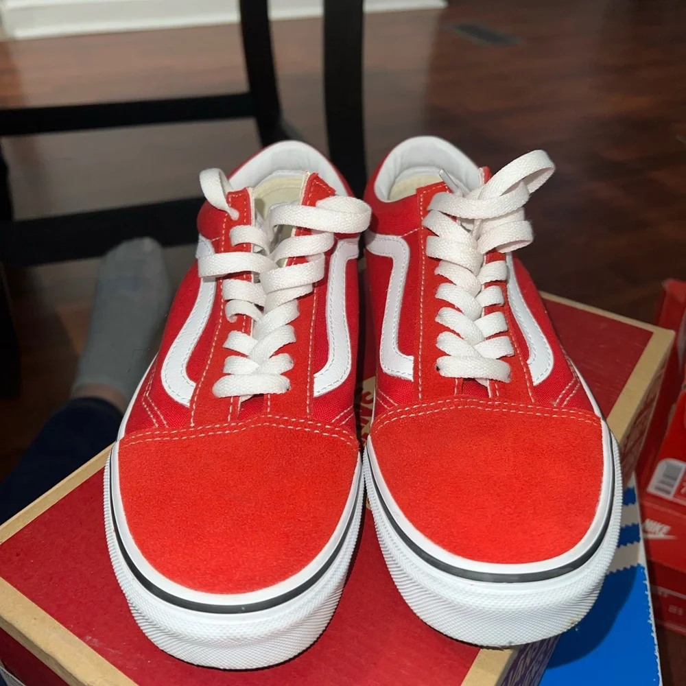 Conditions- Used but conditions are good
Size- 8
SHOES WILL BE CLEANED!! - Picture 1 of 4